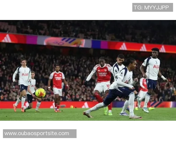 埃泽北伦敦德比首秀上演帽子戏法社媒晒庆祝照引发热议 埃泽北伦敦德比首秀上演帽子戏法社媒晒庆祝照引发热议