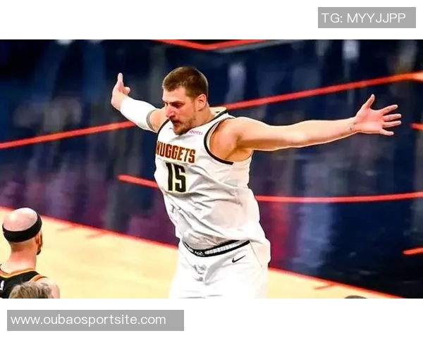 小杨展现惊人实力被誉为中国约基奇开拓者未来之星引发全球关注 小杨展现惊人实力被誉为中国约基奇开拓者未来之星引发全球关注